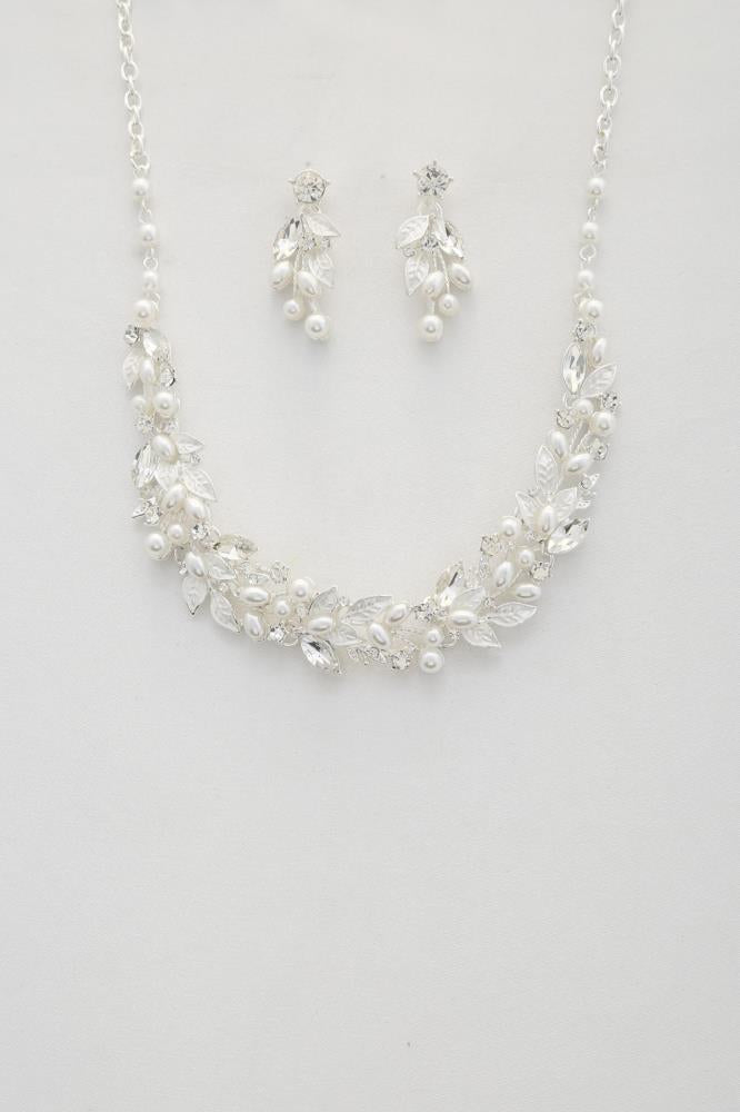 Leaf Pattern Pearl Crystal Necklace - Wholesale Apparel Center
